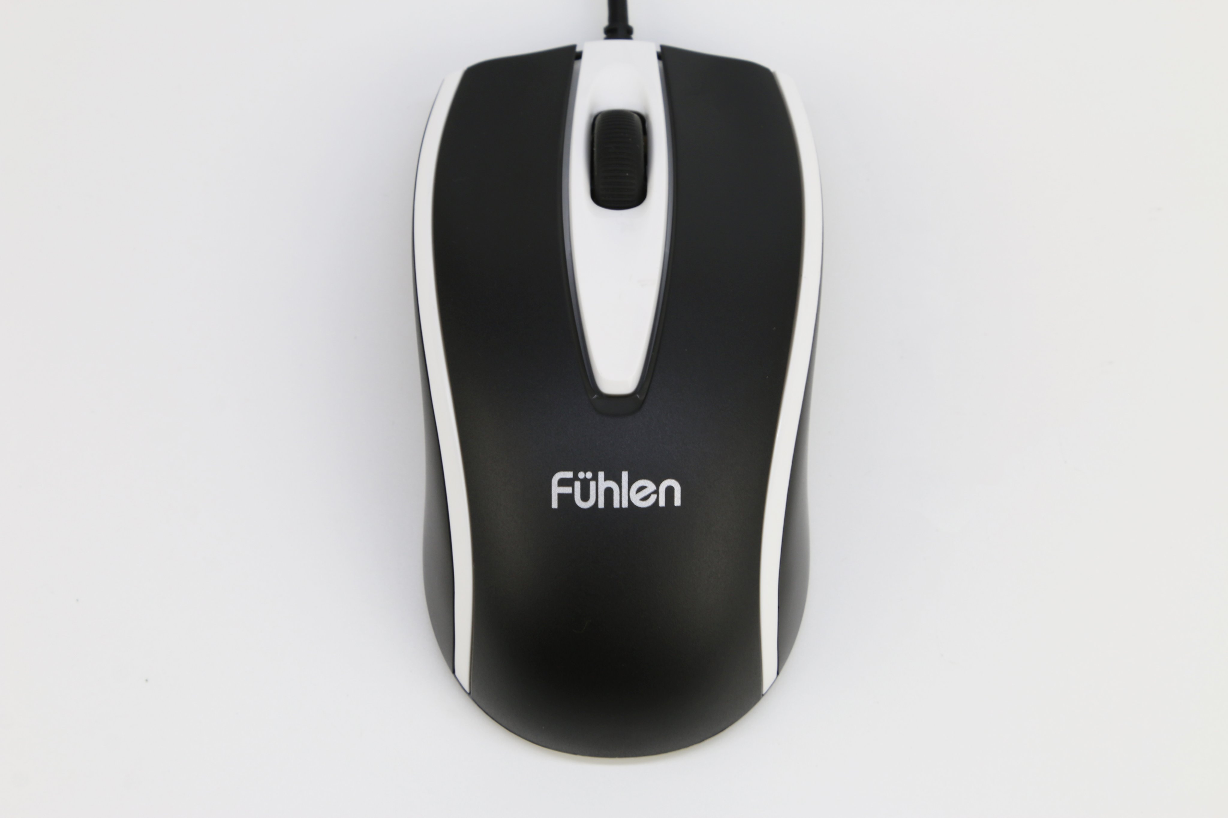 Chuột Fuhlen L102 (USB/đen trắng) có thiết kế đơn giản, quen thuộc