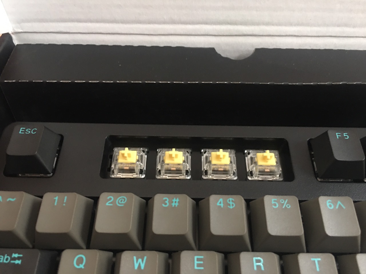 Bàn phím cơ Edra EK3104 Pro Gateron Đen (USB/Gateron Yellow sw) 2