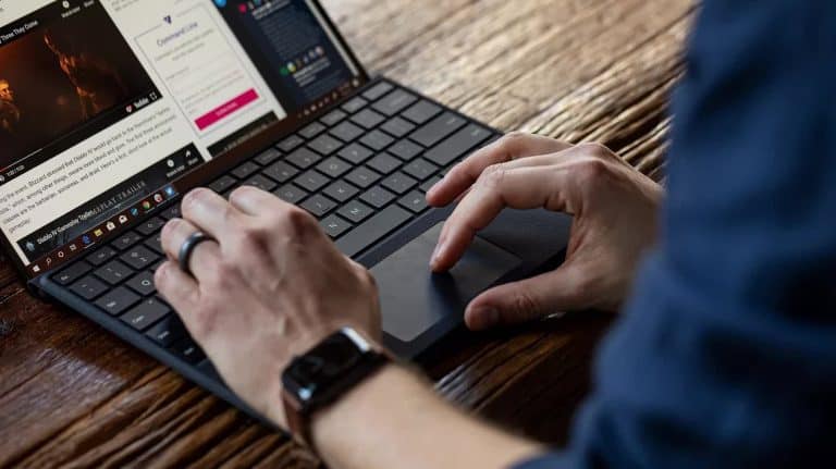 Bàn phím Surface X dễ dàng sử dụng