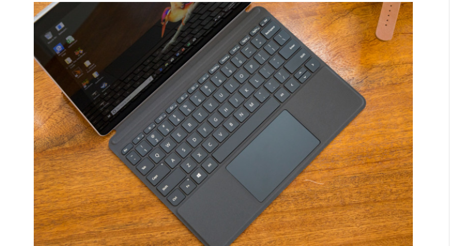 Bàn phím Mircosoft Surface Go màu đen KCN-00020 có thiết kế nhỏ gọn, tiện lợi