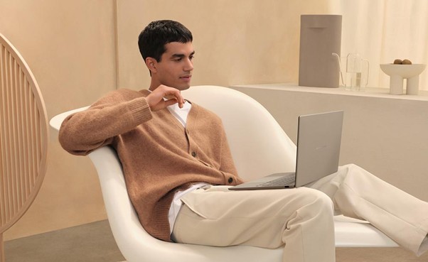 ASUS Zenbook A14 Laptop AI Pin lâu 32 tiếng có thật không?