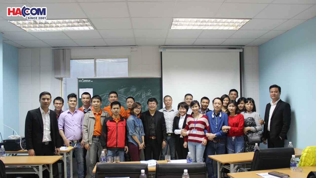 HACOM đào tạo giao tiếp: Bước đệm nâng cao năng lực nhân sự