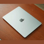 Laptop Apple Macbook Air (MLXY3SA/A) (Apple M2/8C CPU/8C GPU/8GB RAM/256GB SSD/13.6 inch IPS/Mac OS/Bạc) (2022)