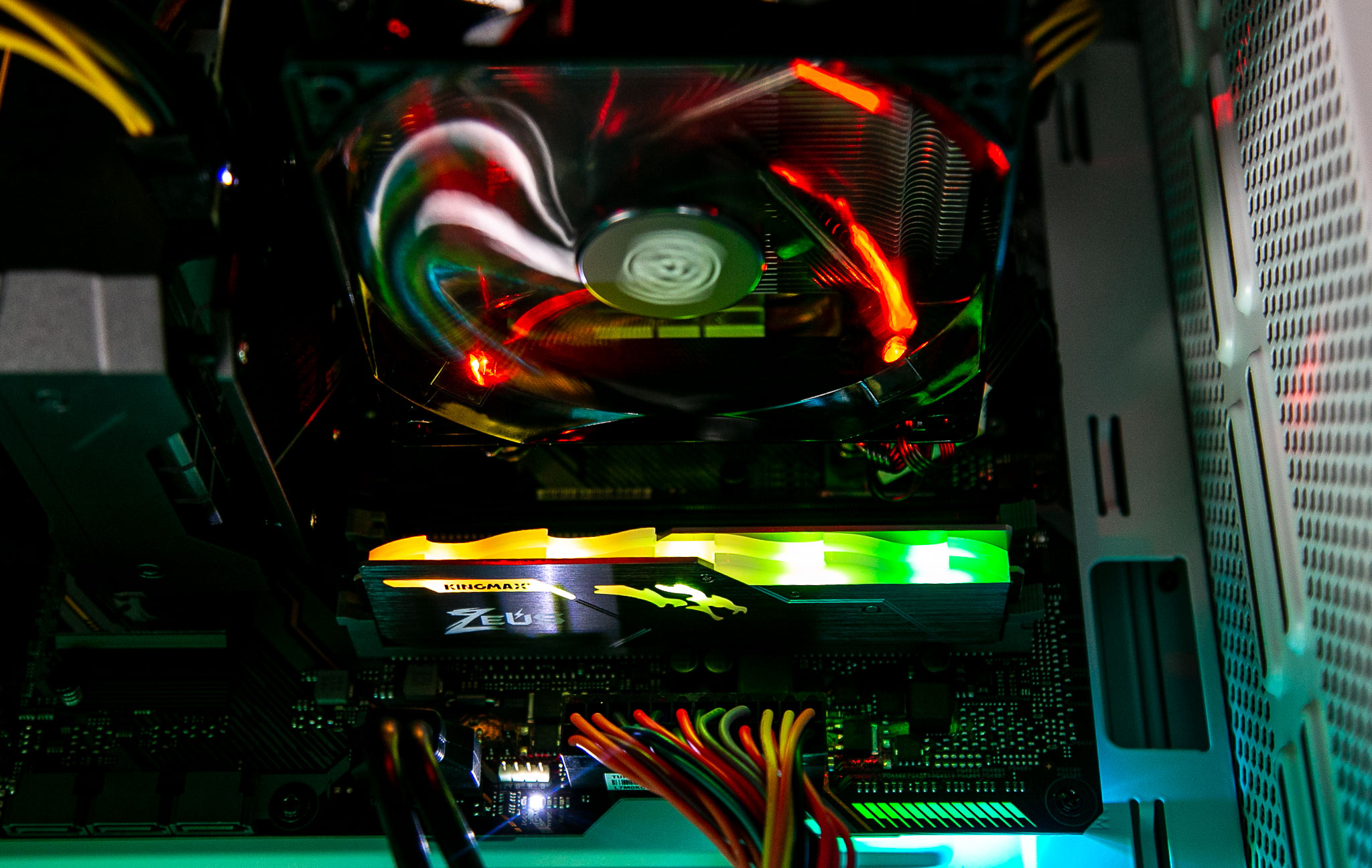 Ram Desktop Kingmax Zeus Dragon RGB