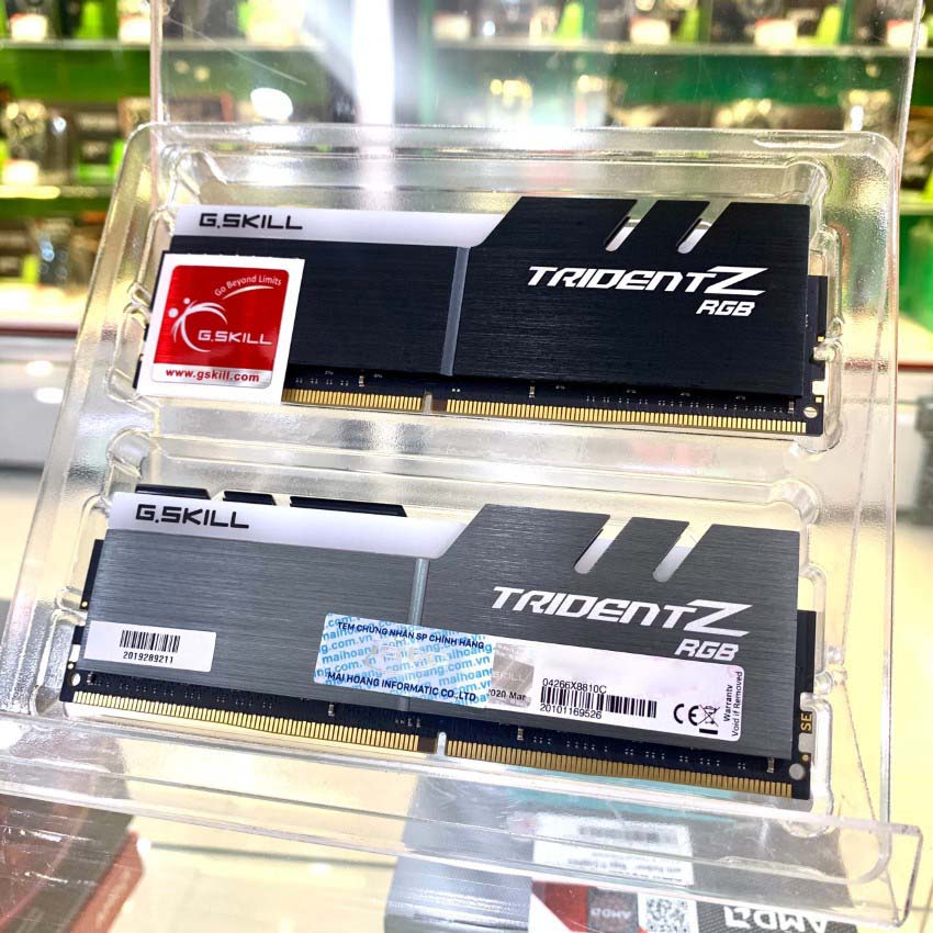 RAM Desktop Gskill Trident Z RGB (F4-3200C16D-32GTZR) 32GB (2x16GB) DDR4 3200MHz