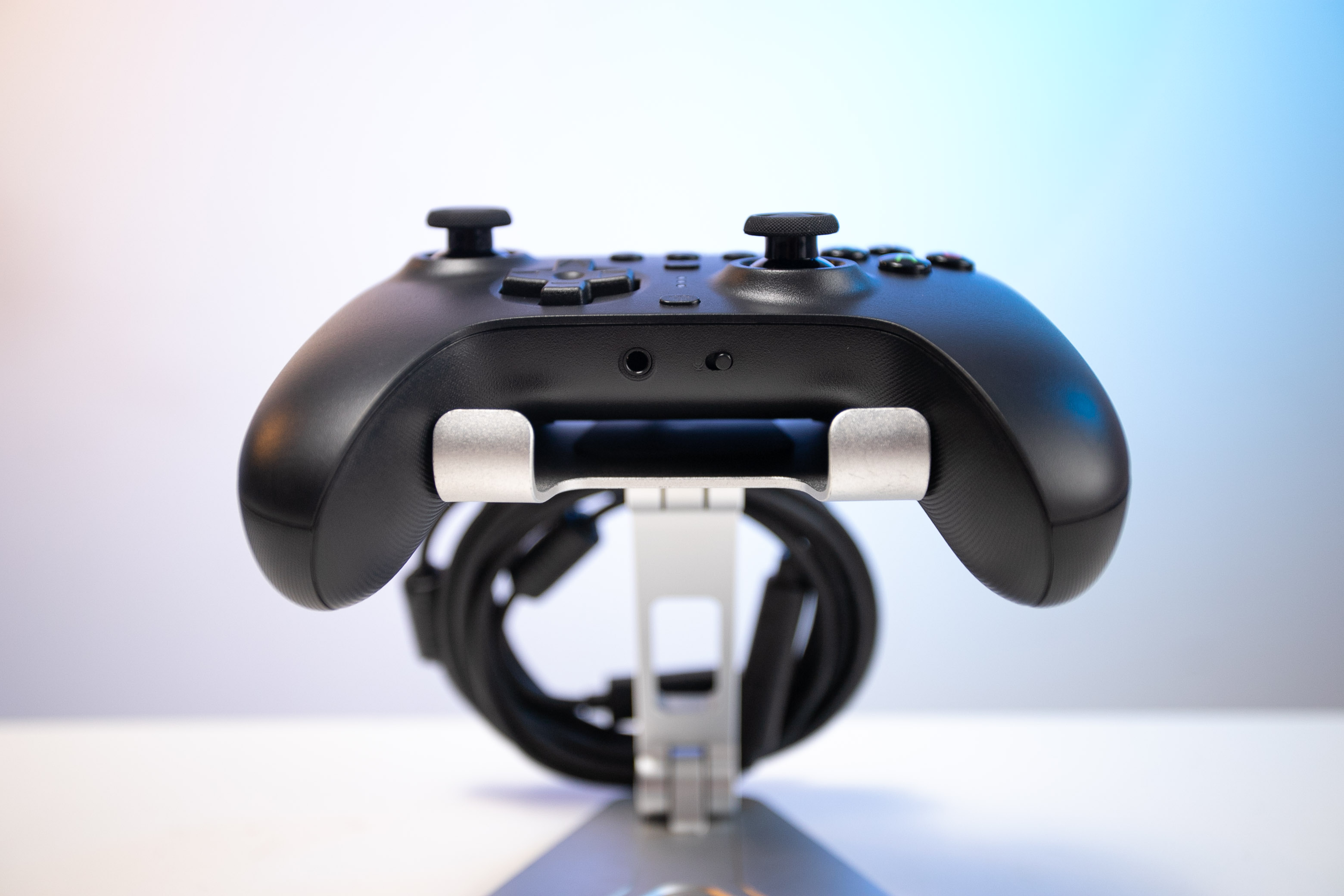 Tay cầm chơi game 8BitDo Ultimate Wired Controller cho Xbox/Windows 10/11 - màu đen