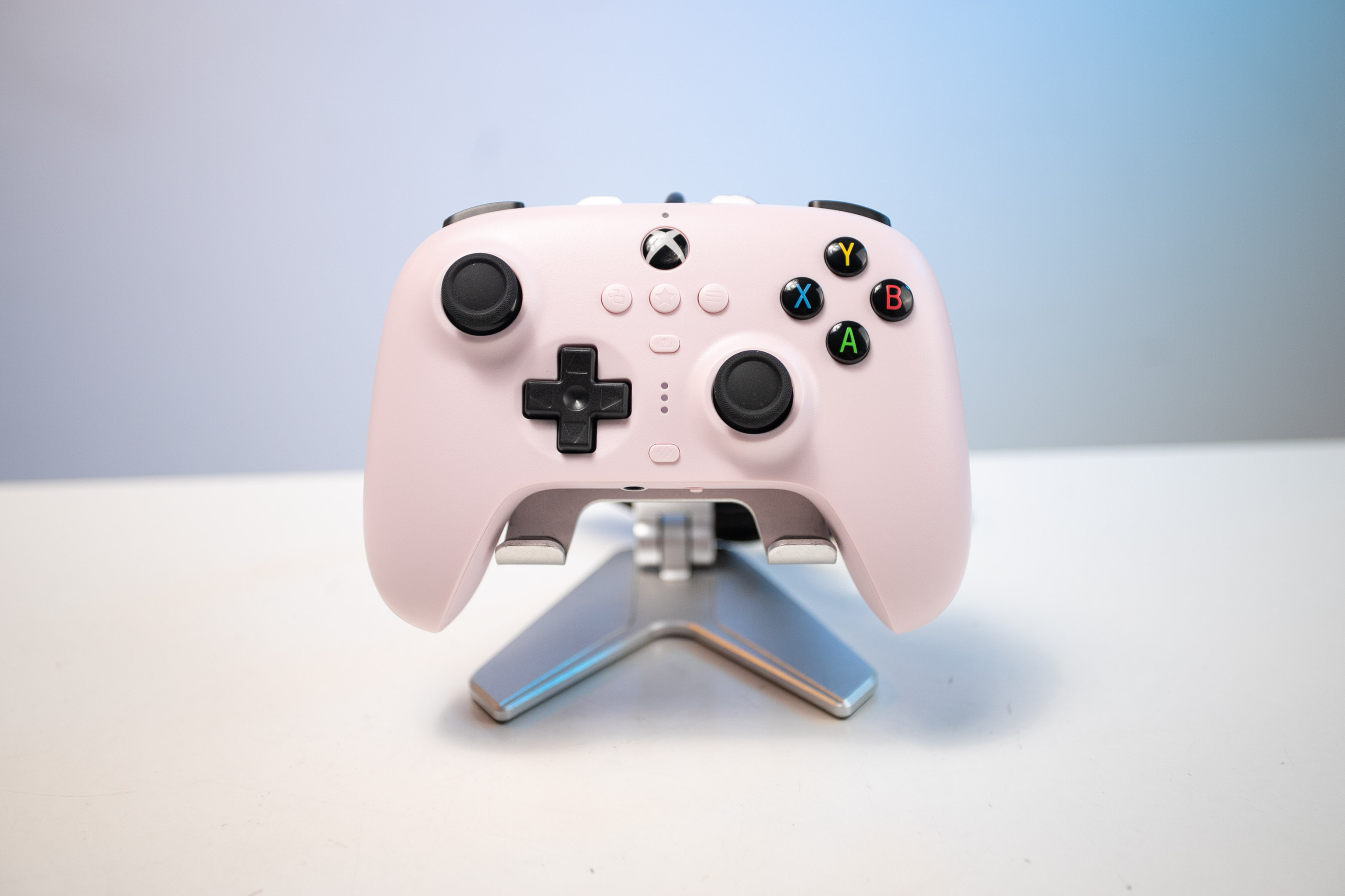 Tay cầm chơi game 8BitDo Ultimate Wired Controller cho Xbox/Windows 10/11 - màu hồng pastel