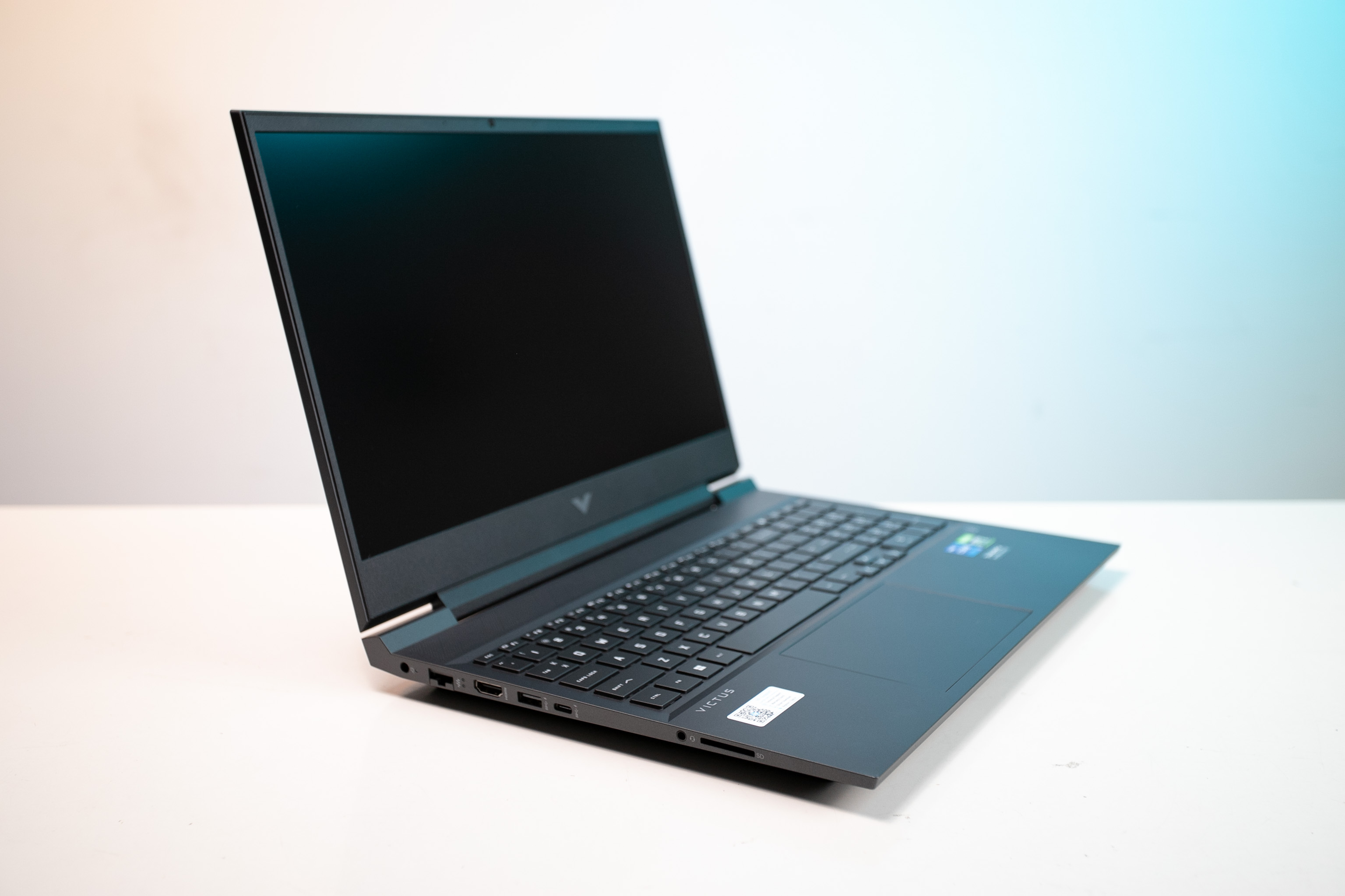 Laptop HP Gaming VICTUS 16-e0170AX (4R0U7PA) (R7 5800H/8GB RAM/512GB SSD/16.1 FHD 144Hz/RTX 3050 4Gb/Win11/Đen)