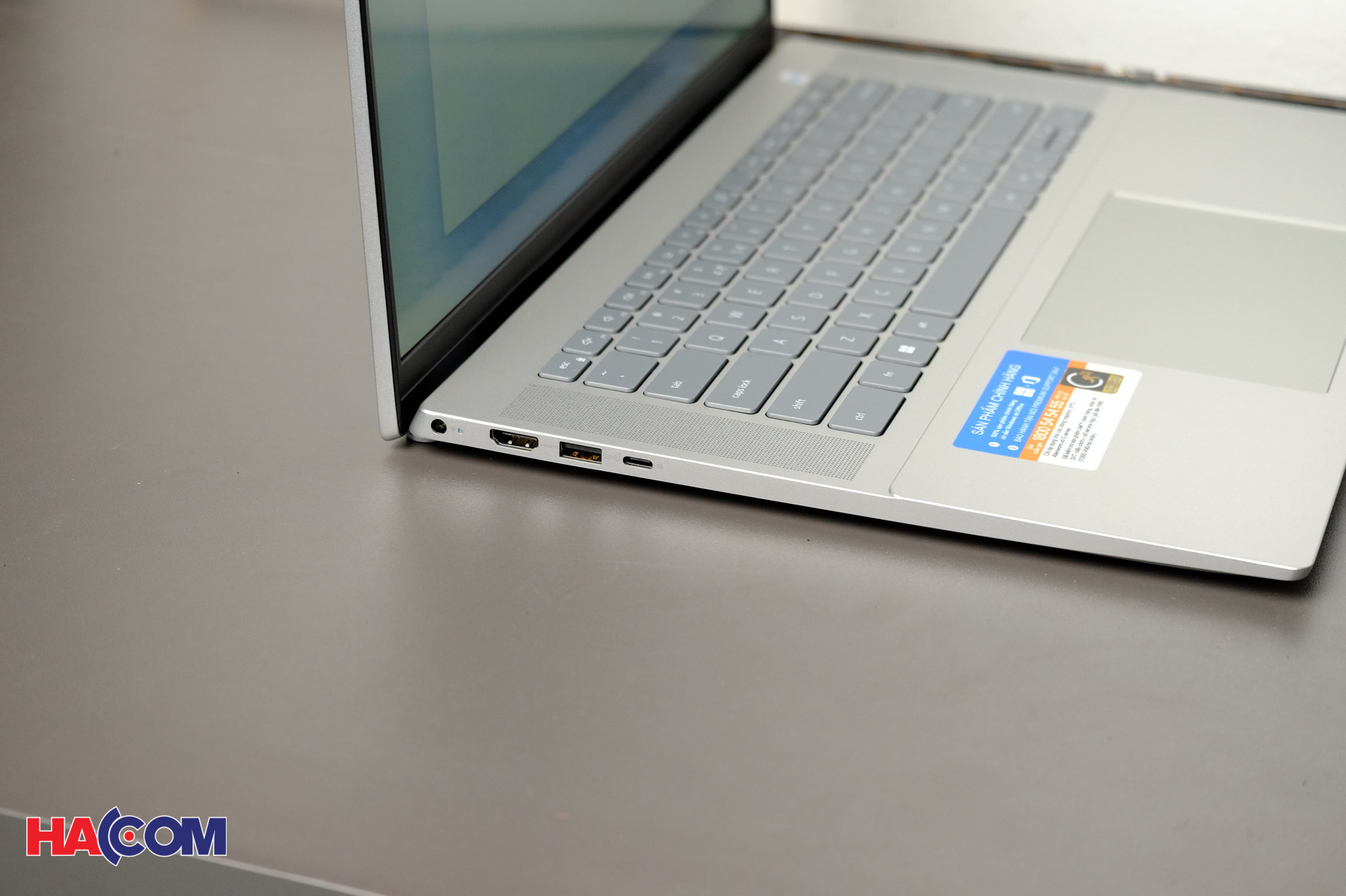 Laptop Dell Inspiron 5620 (P1WKN) (i5 1235U 8GB RAM/256GB SSD/16.0 inch FHD+/Win11/Office HS21/Bạc)