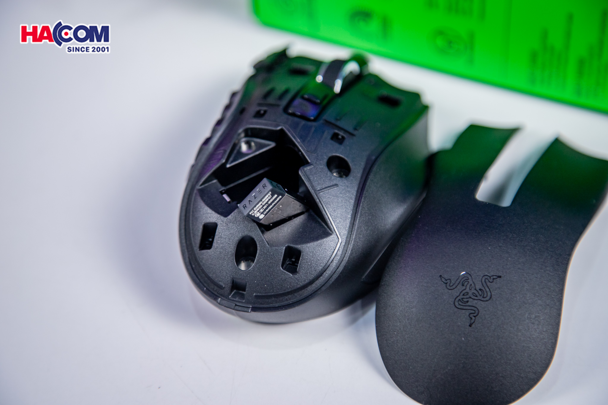 76734_chuot_gaming_khong_day_razer_naga_v2_hyperspeed___rz01_03600100_r3a1_011.jpg 16