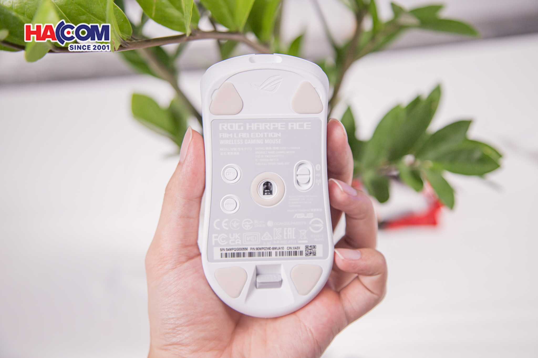 76736_chuot_gaming_khong_day_asus_rog_harpe_ace_aim_lab_edition_moonlight_white___90mp02w0_bmua10_06.JPG 14