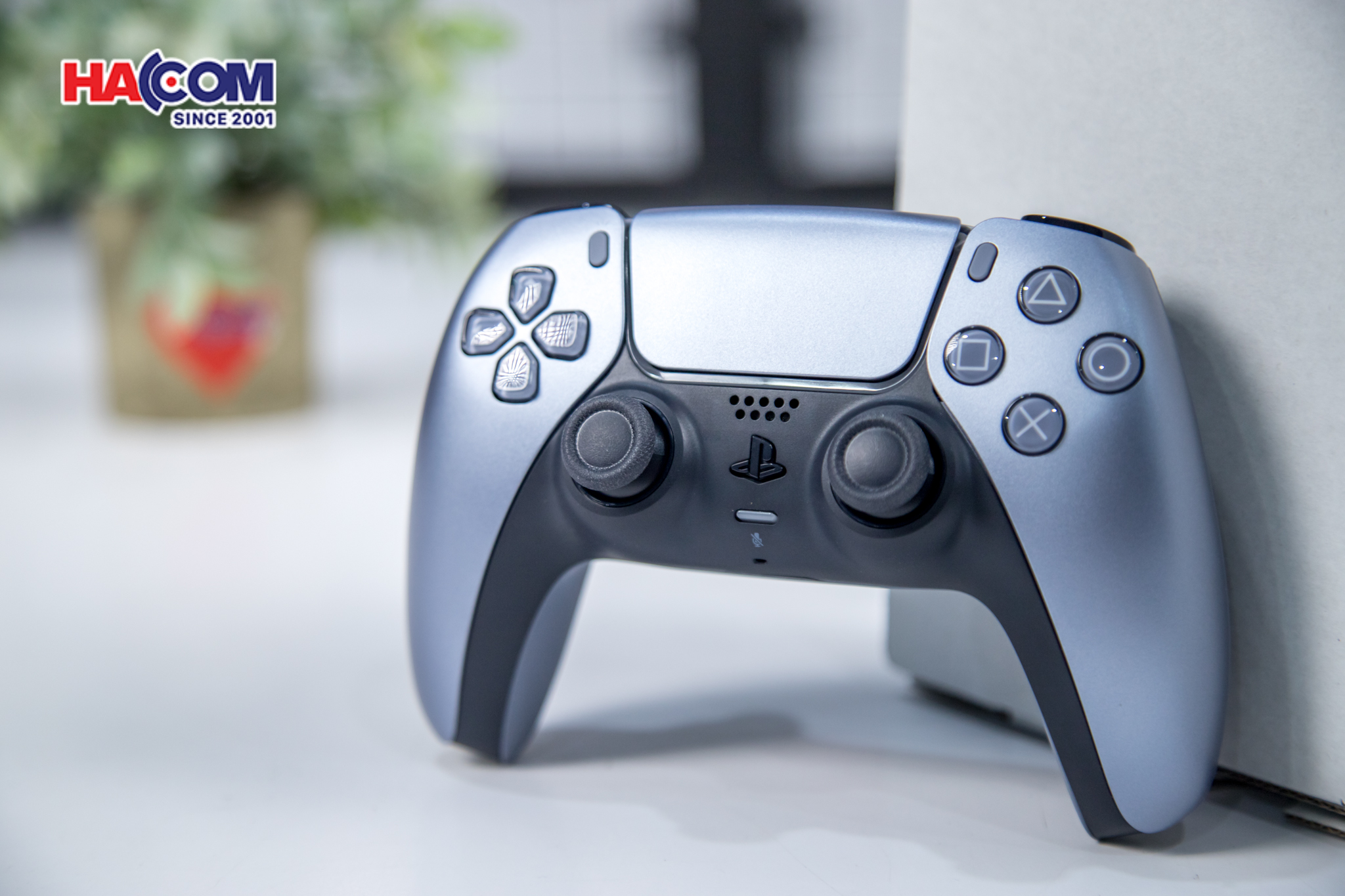 80677_tay_cam_choi_game_sony_ps5_dualsense_sterling_silver_04.JPG 7