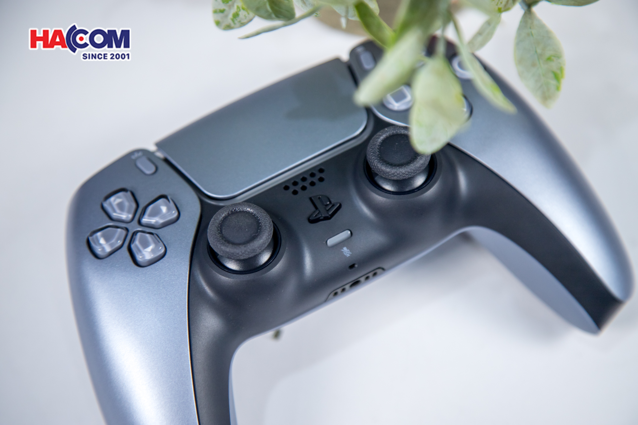 80678_tay_cam_choi_game_sony_ps5_dualsense_sterling_silver_011.JPG 14