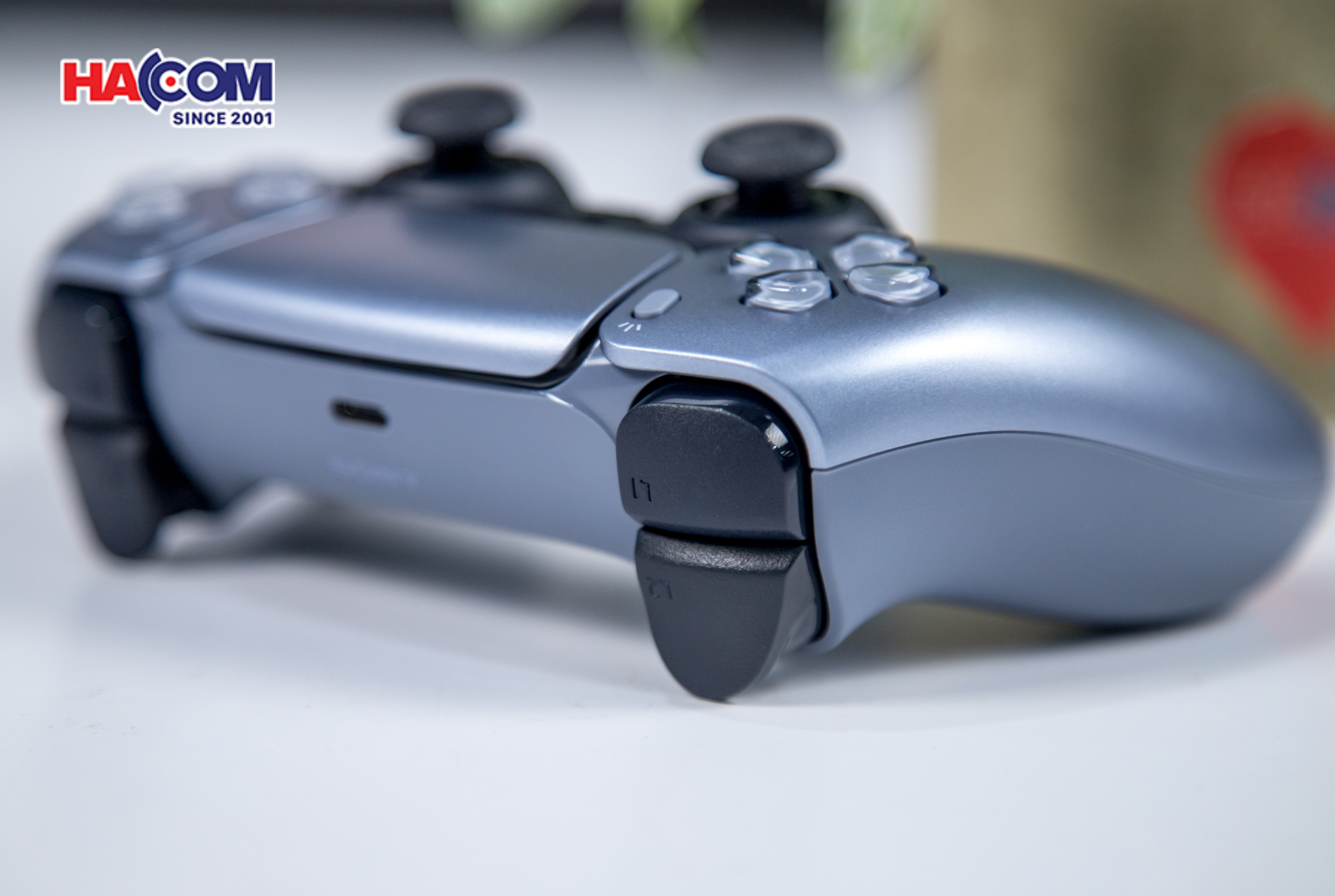 80678_tay_cam_choi_game_sony_ps5_dualsense_sterling_silver_09.JPG 12