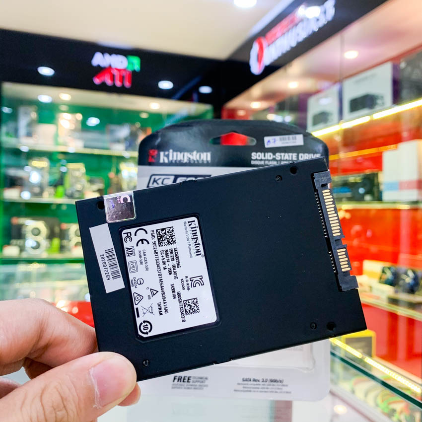 Ổ cứng SSD Kingston KC600 512GB 2.5 inch SATA3 (Đọc 550MB/s - Ghi 520MB/s) - (KC600/512GB)  - Hình 3