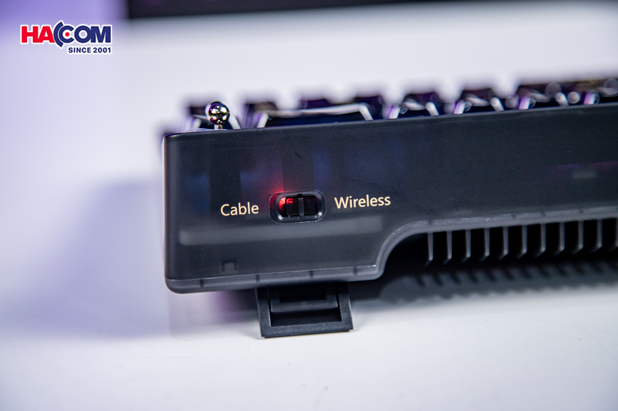 86966_ban_phim_co_machenike_kt68_pro_black_north_pole_3_mode_rgb_yellow_switch_mau_den_016.jpg 21