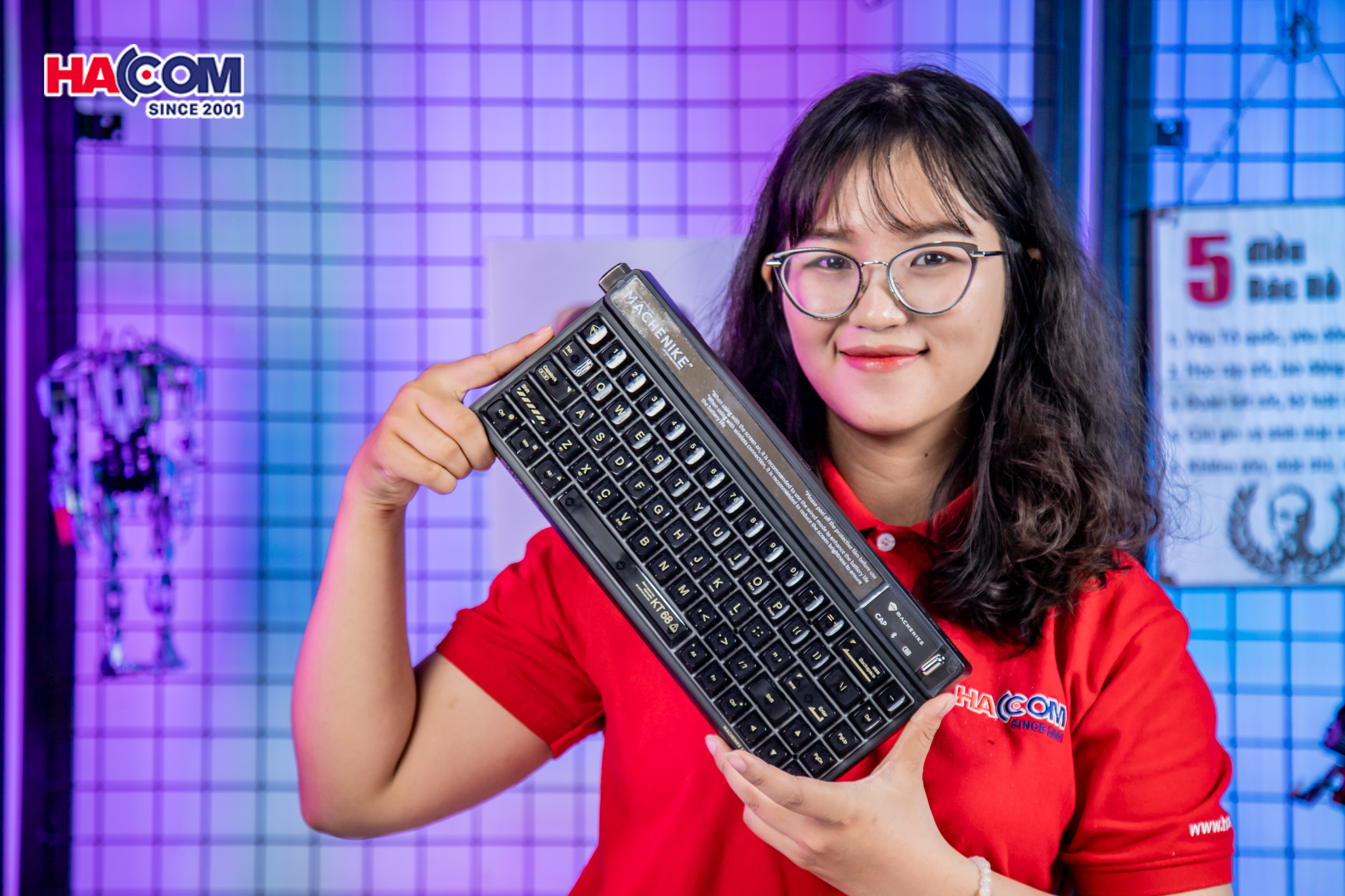 86966_ban_phim_co_machenike_kt68_pro_black_north_pole_3_mode_rgb_yellow_switch_mau_den_03.jpg 8