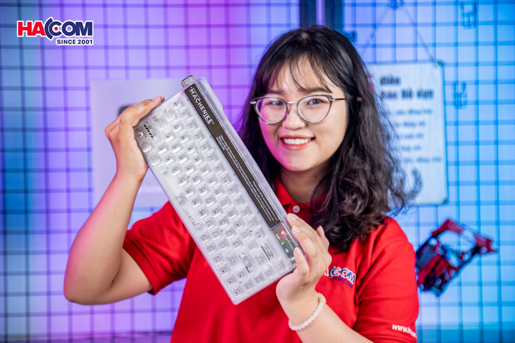 86967_ban_phim_machenike_kt68_pro_black_north_pole_brown_switch_mau_trang_02.jpg 8