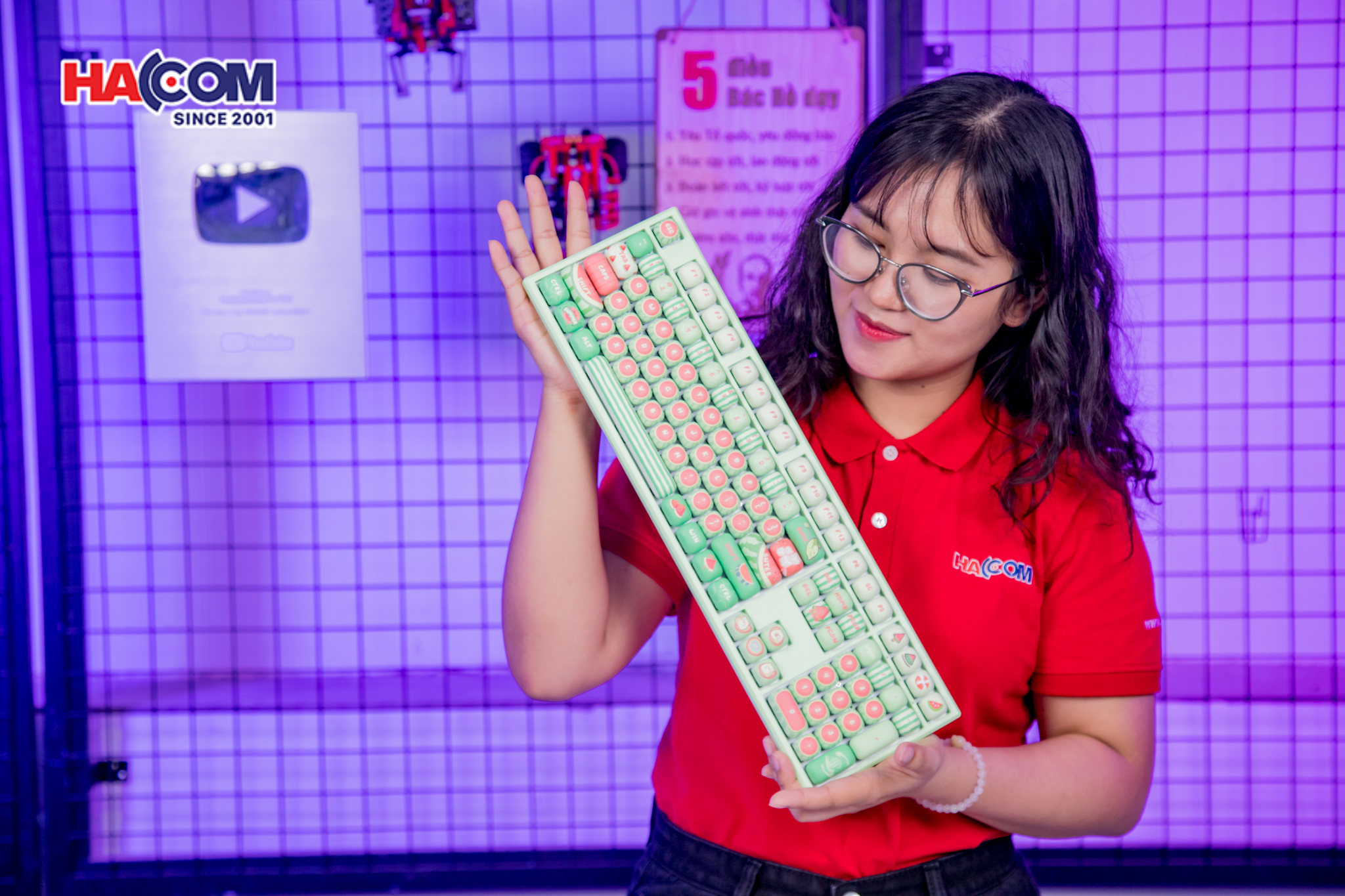 87854_ban_phim_monsgeek_mg108b_watermelon_multi_modes_rgb_hotswap_01.JPG 3