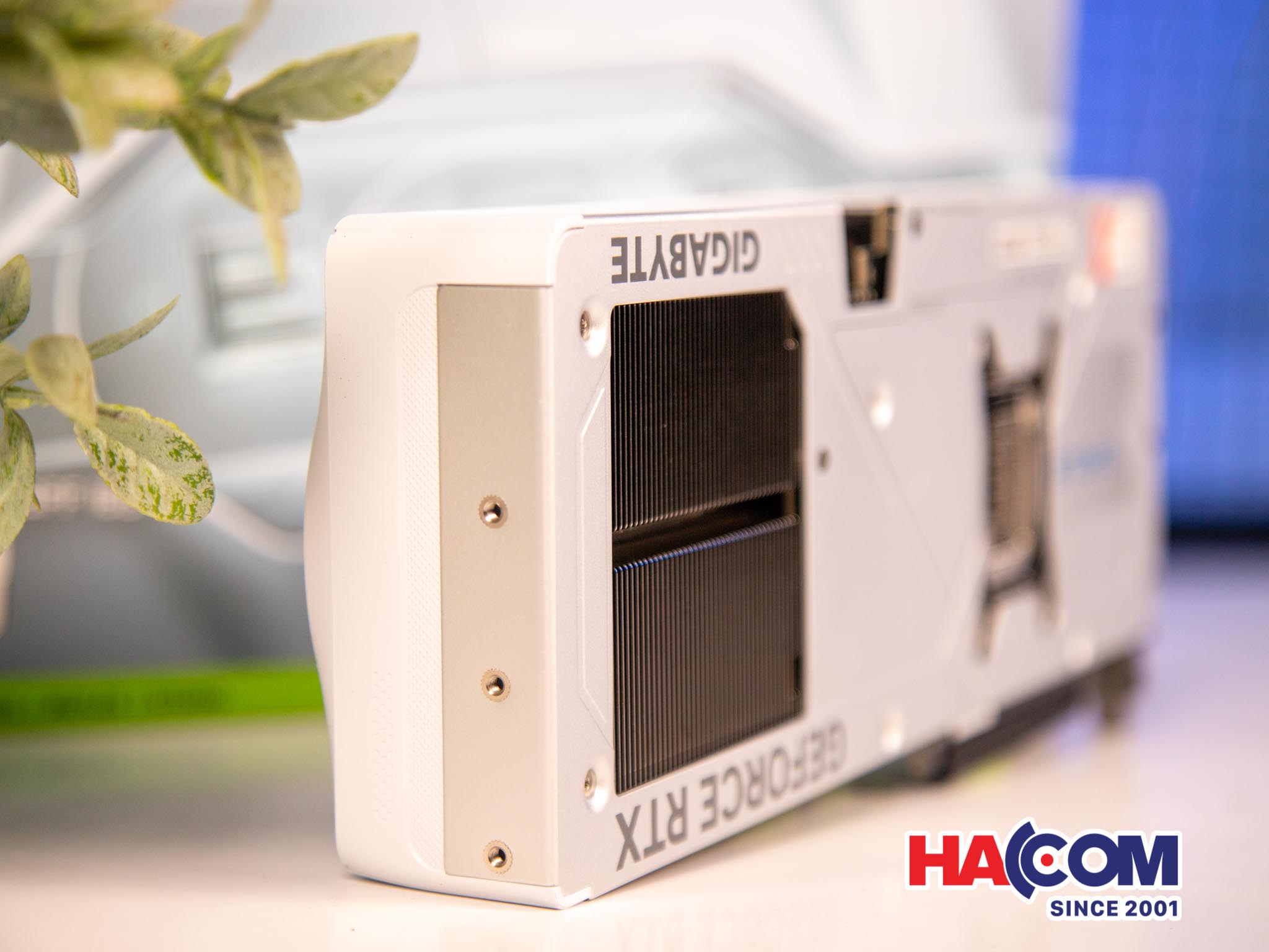 88662_gigabyte_rtx_5070_ti_eagle_oc_ice_sff_gddr7__1_.jpg 3