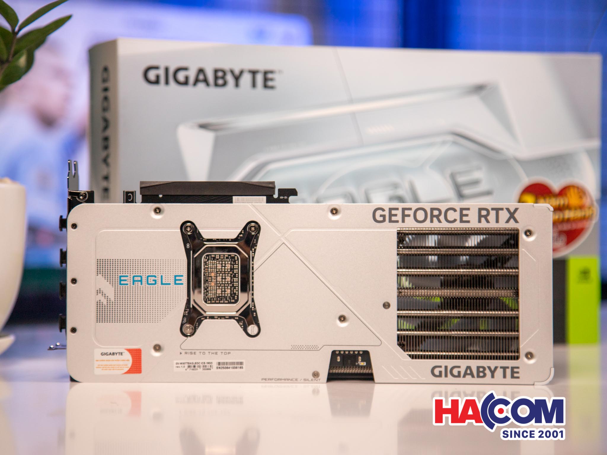 88662_gigabyte_rtx_5070_ti_eagle_oc_ice_sff_gddr7__5_.jpg 6