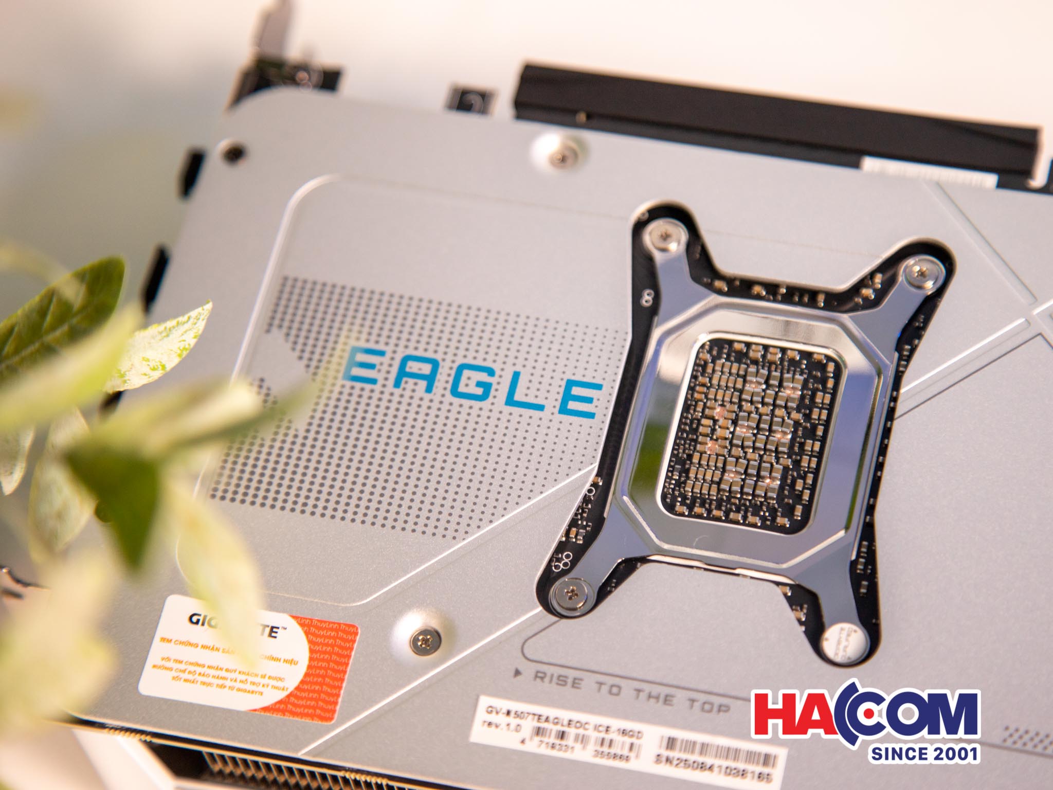 88662_gigabyte_rtx_5070_ti_eagle_oc_ice_sff_gddr7__6_.jpg 7