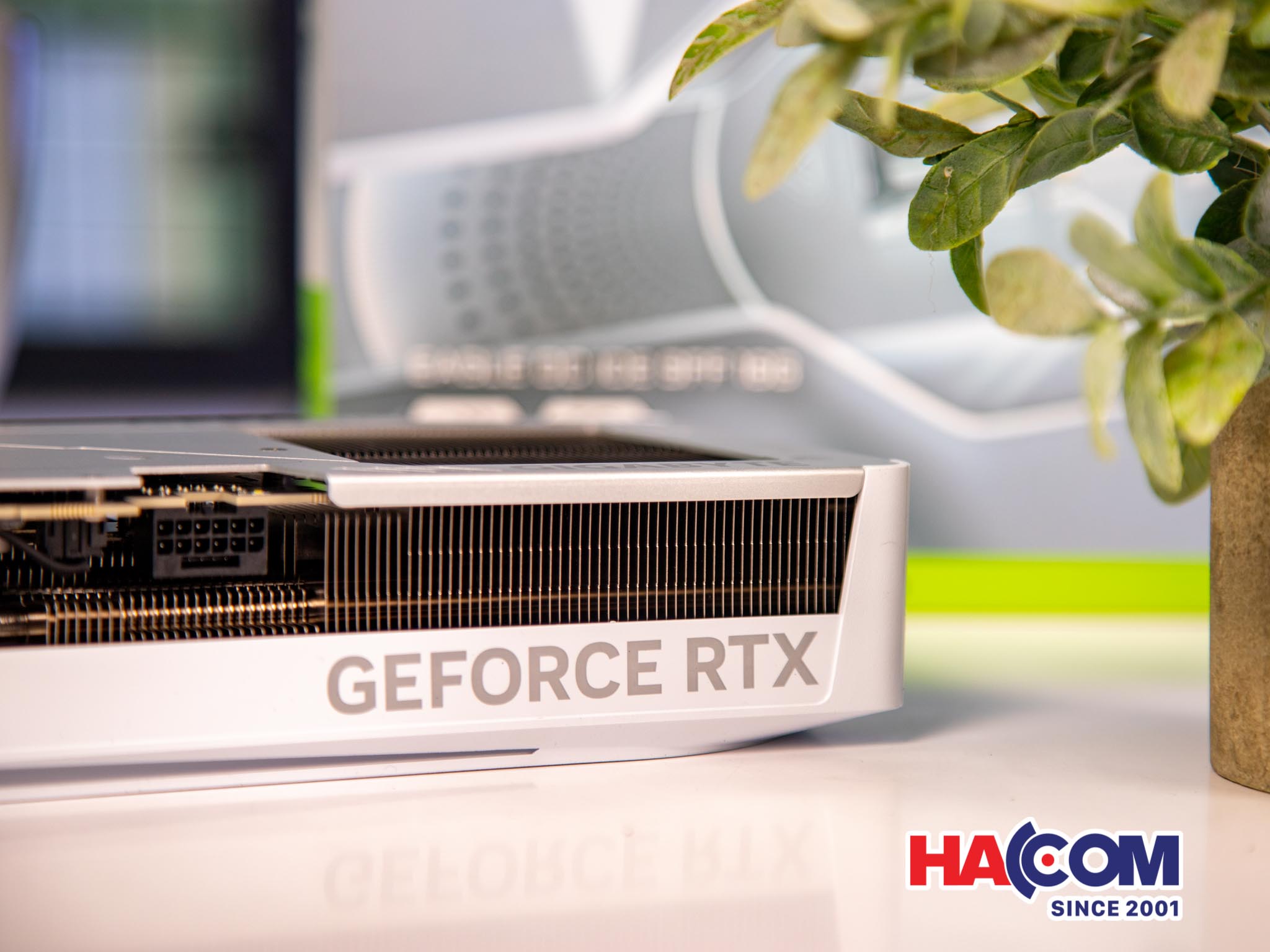 88662_gigabyte_rtx_5070_ti_eagle_oc_ice_sff_gddr7__7_.jpg 8