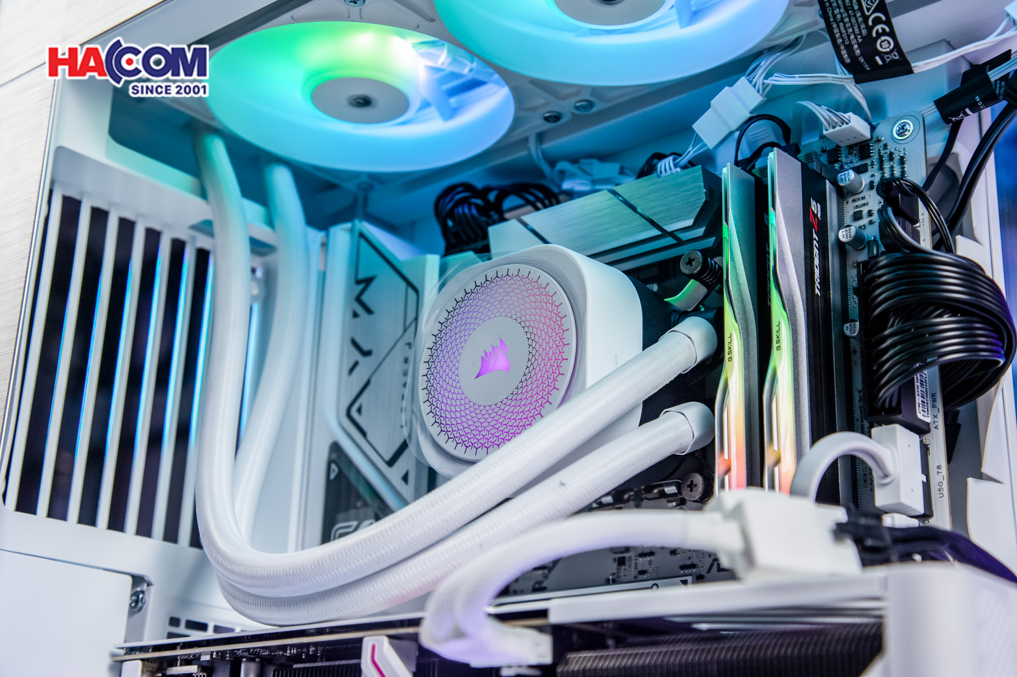 91079_pc_hacom_platinum_010_intel_i7_14700f_vga_rtx_5070_artic_016.JPG 16