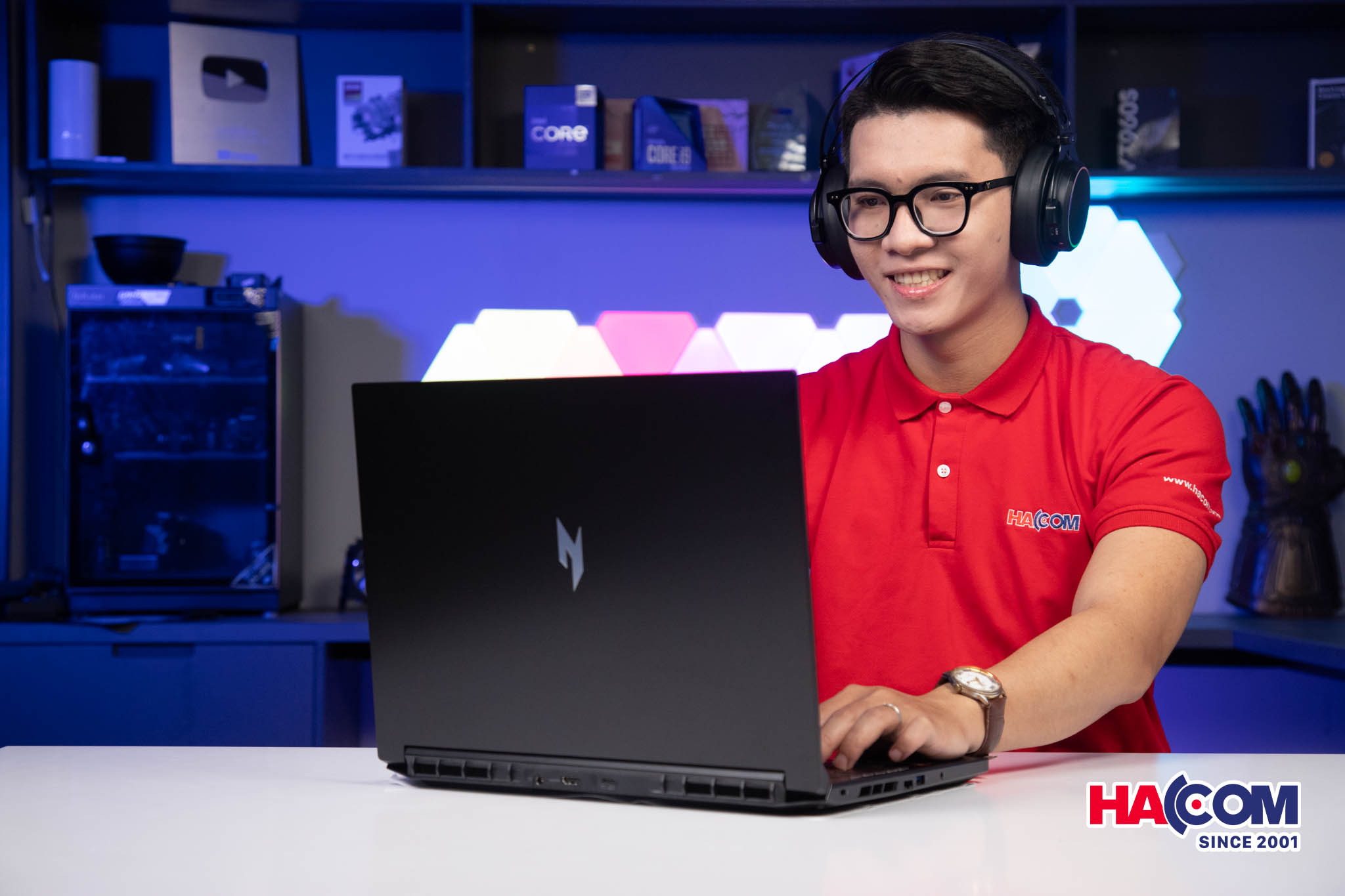 91349_laptop_acer_gaming_nitro_v_16_propanel_anv16_41_r6na_nh_qp0sv__5_.jpg 10